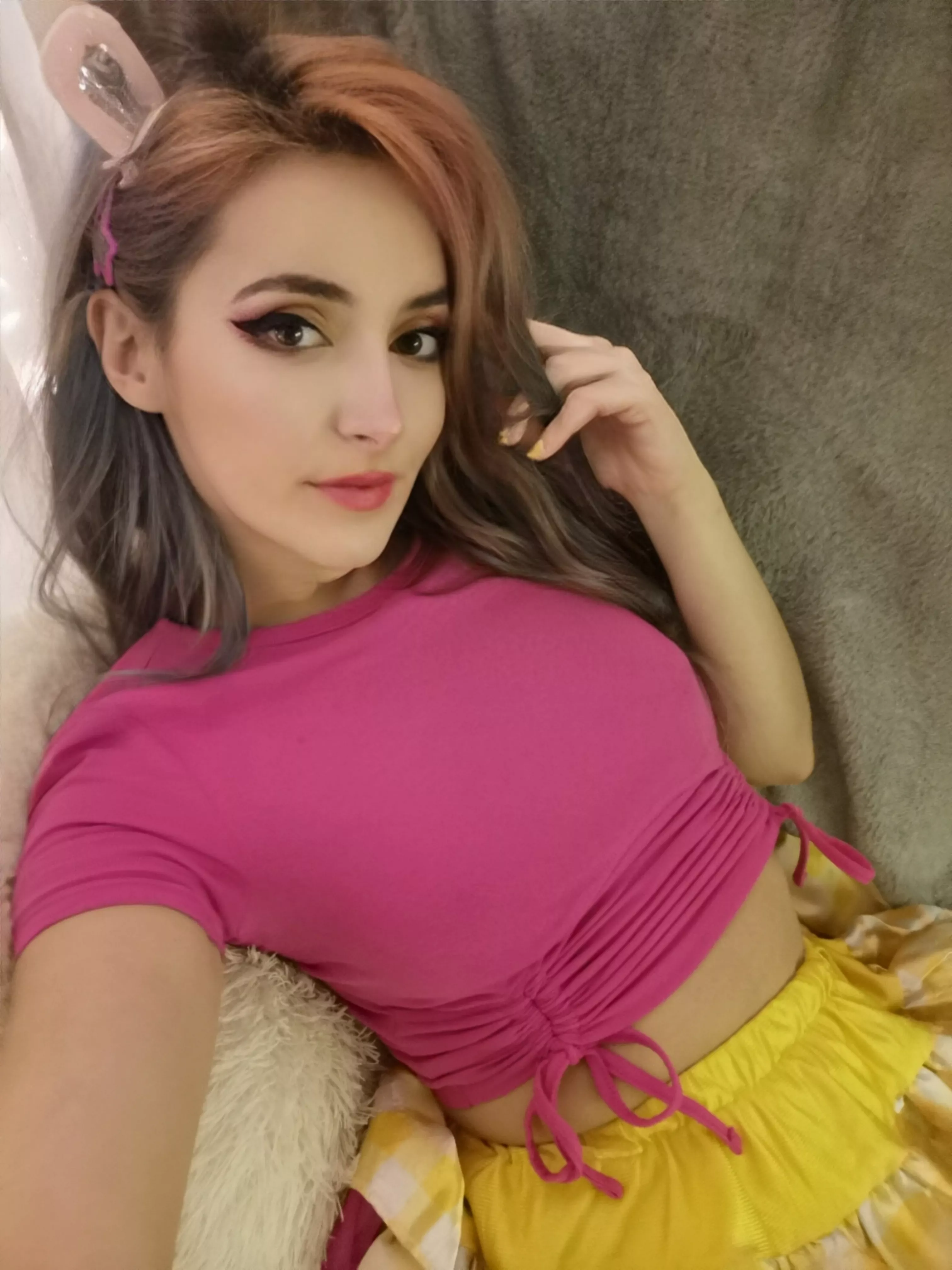 I'm always using this t-shirt as a crop top. i hope you like it