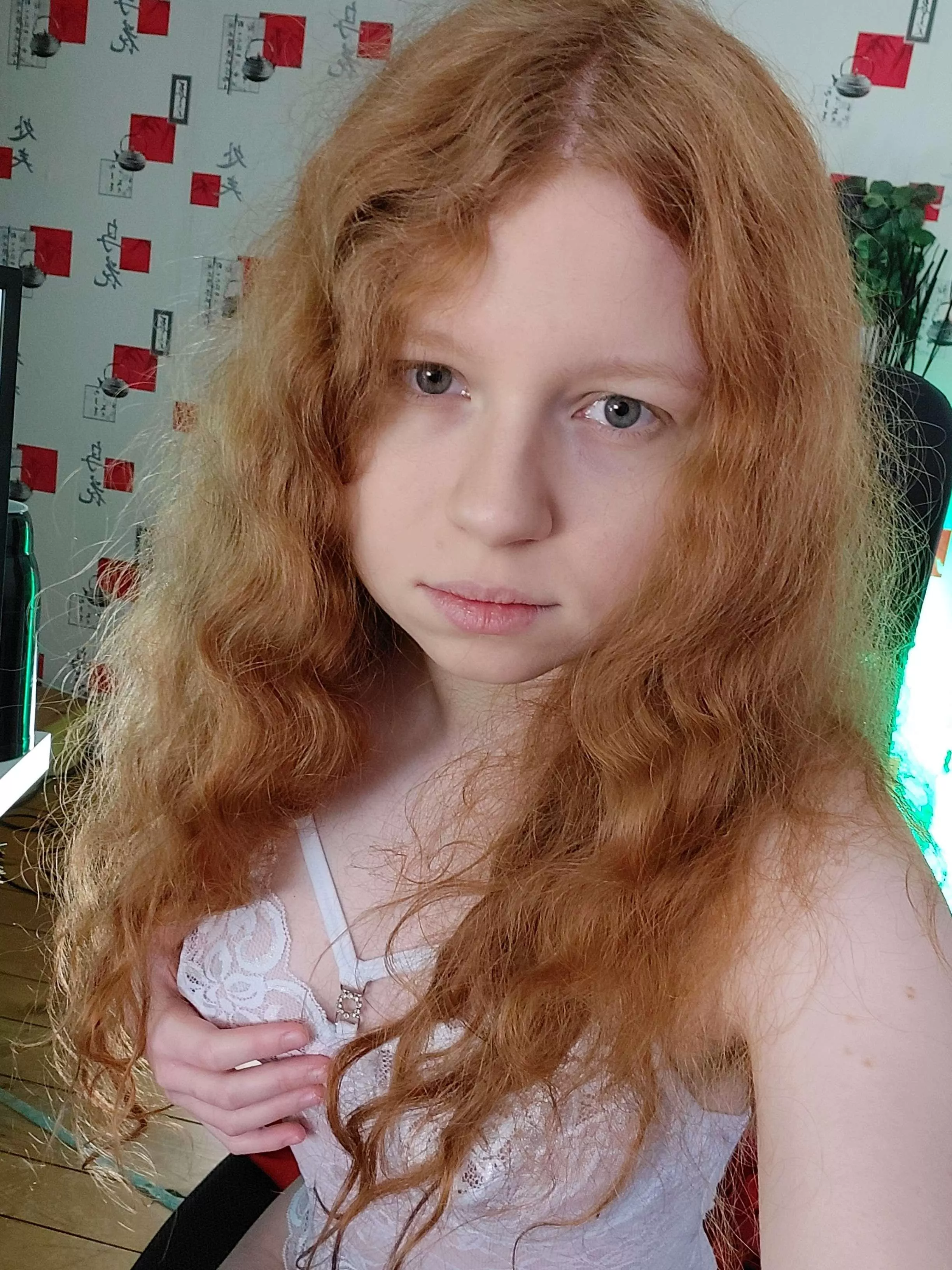 I'm live now master, please tell me how to serve you~