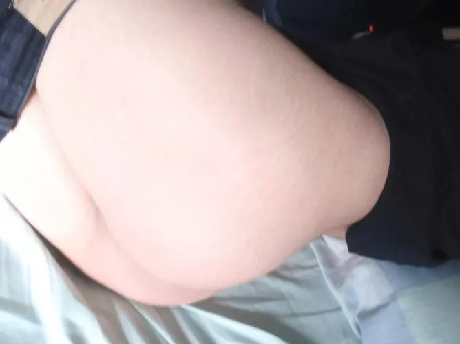 Is my butt cute? [19]