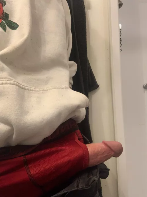 It just finds its way out sum times🤷🏽‍♂️