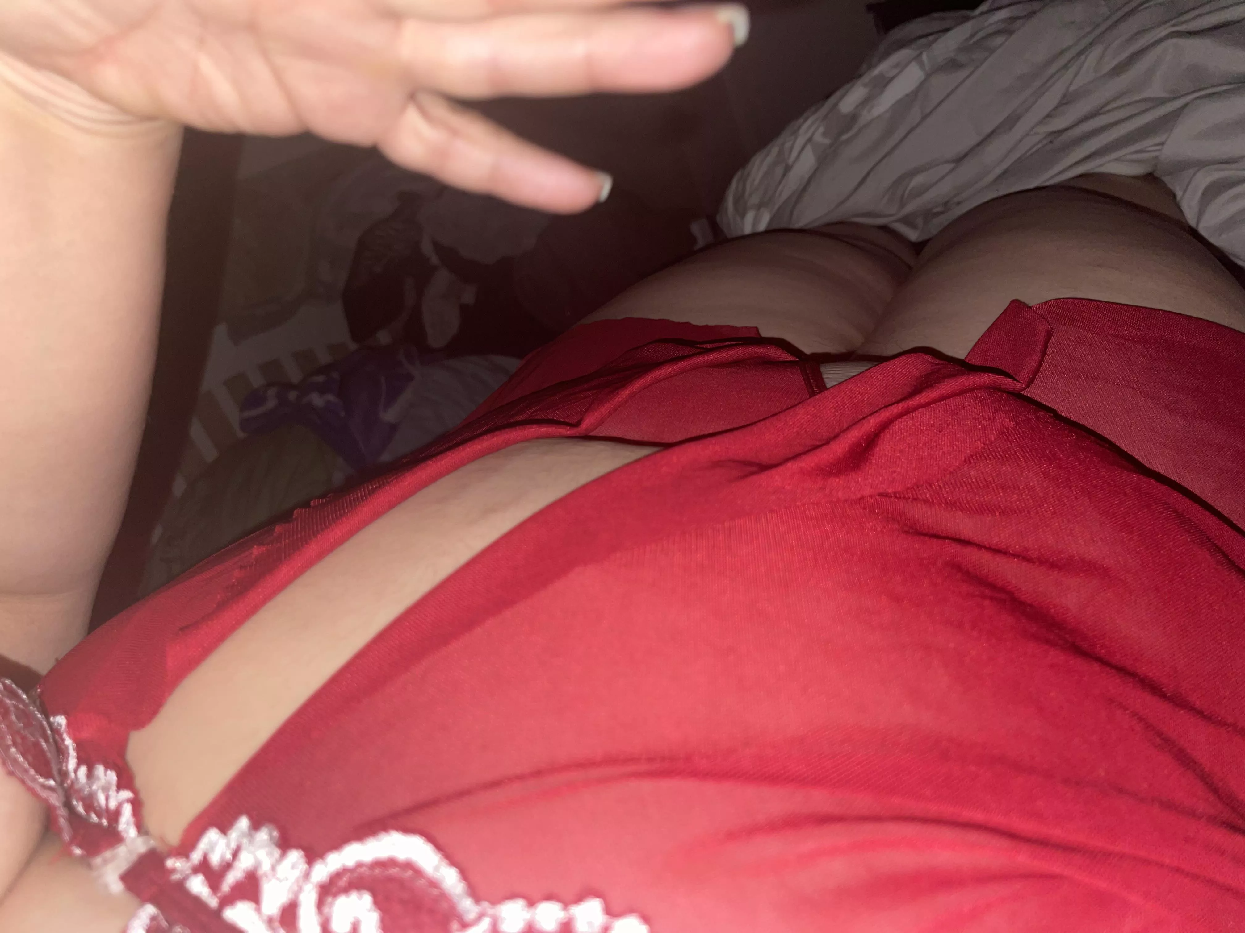 Just eating for a couple to converse with😍