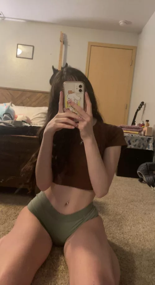 lay in bed with me all day?🤭