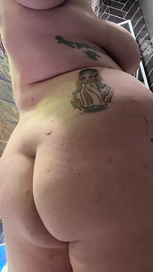 Let me sit on your face? 🤭