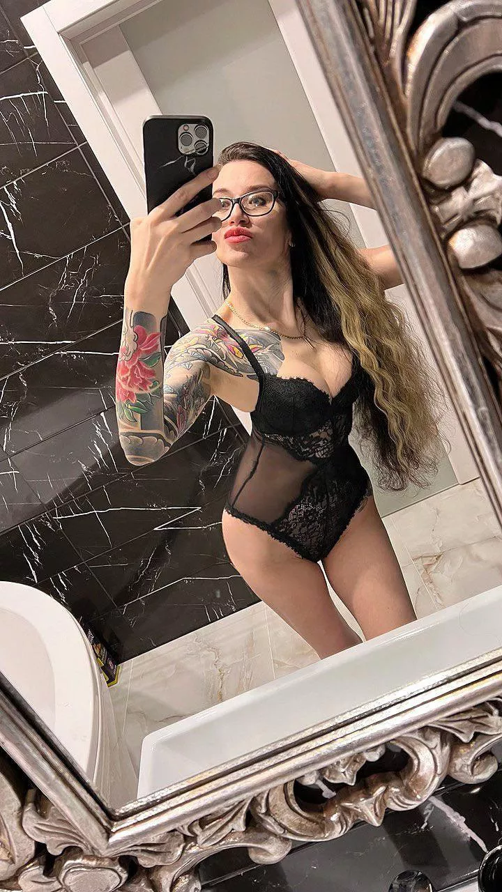 Love to play naughty before bed mmmmm