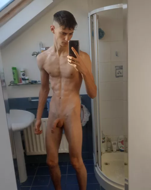 (m) hope y'all like skinny 18 yr olds