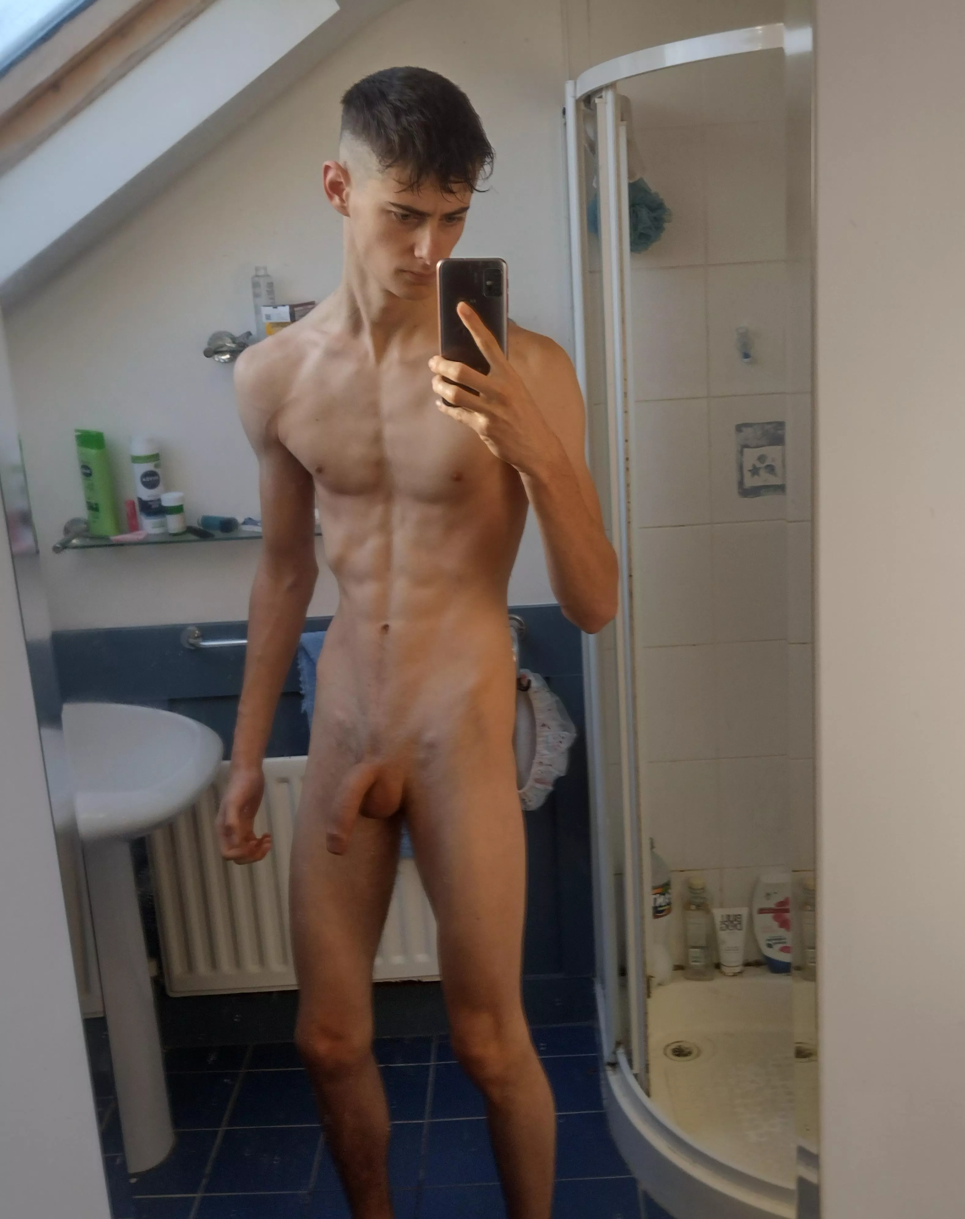 (m) hope y'all like skinny 18 yr olds