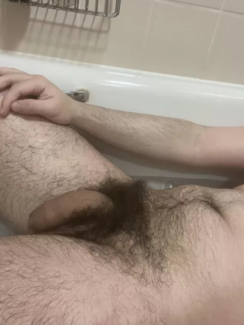 Me chilling in the bath😈🍆 Dms open💦💦