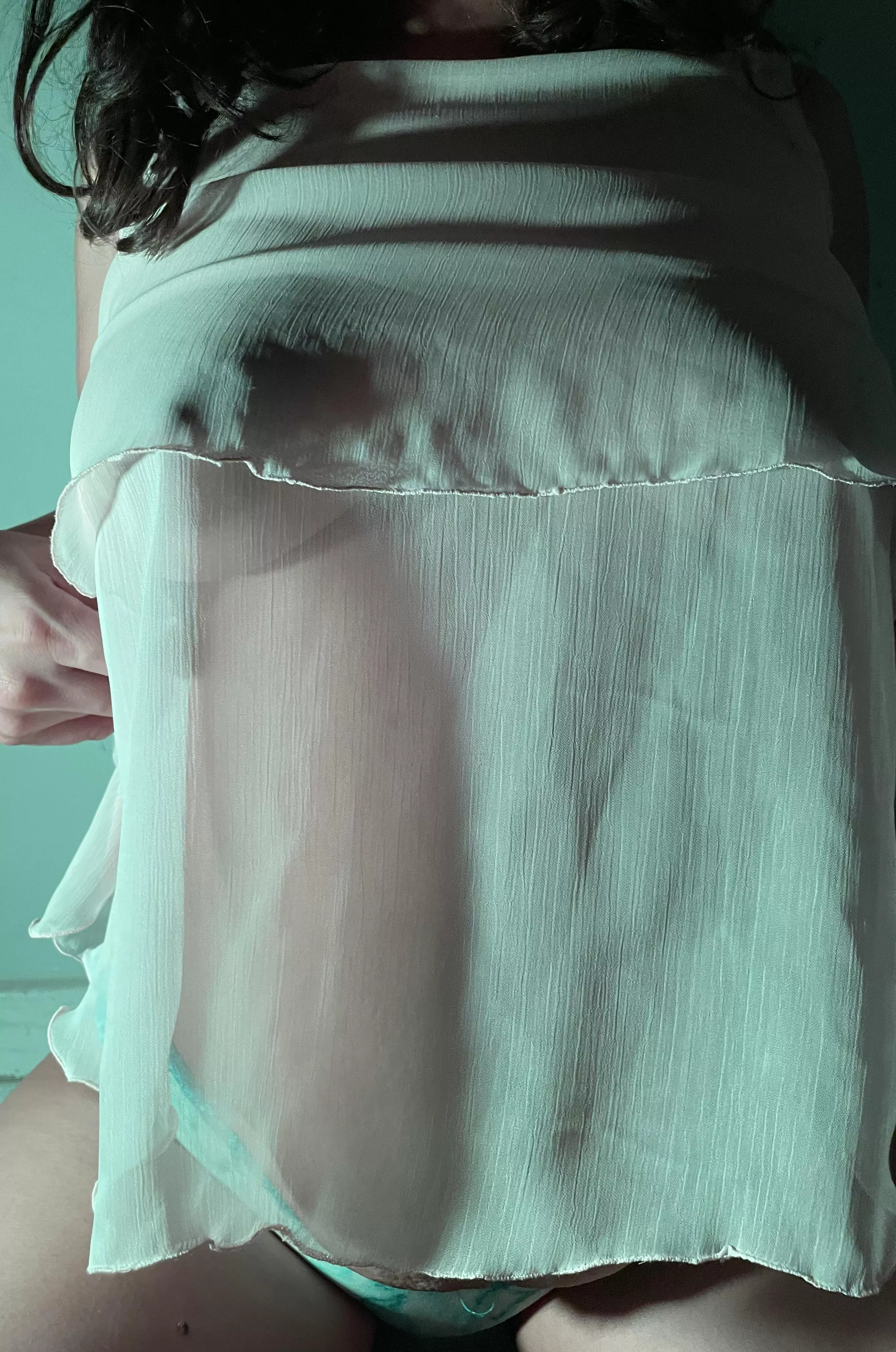 Mommy is feeling so feminine tonight 💋