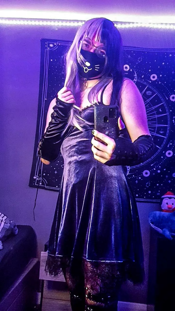 My favourite colour is purple, does it look good on me? 💜