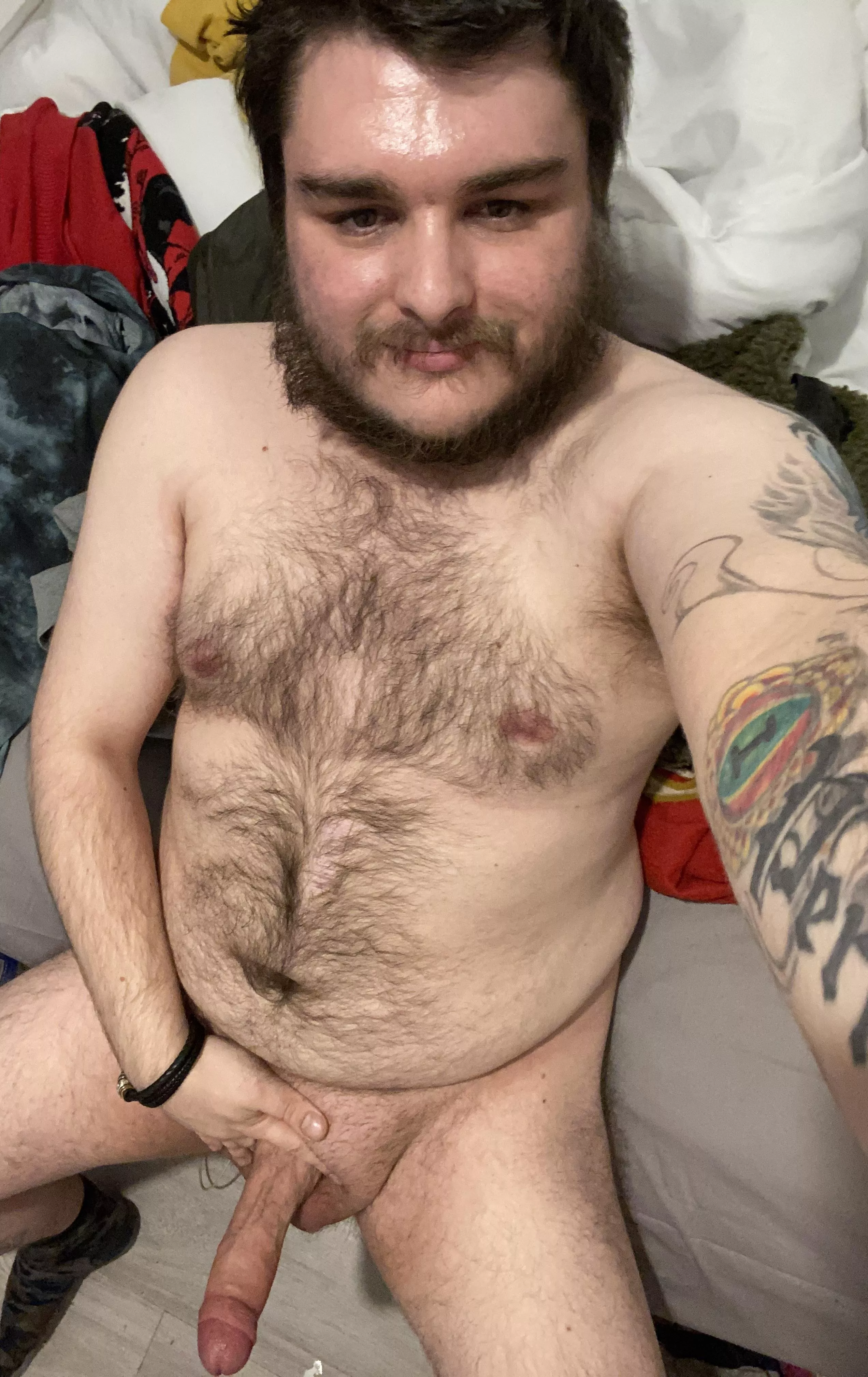 My New Year’s resolution is to lose my virginity, anyone wanna help with that?