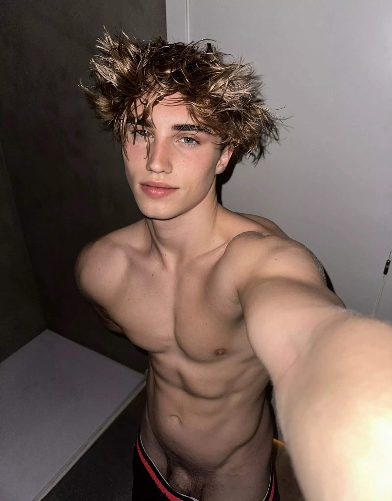 Need a gf any volunteers? 18M