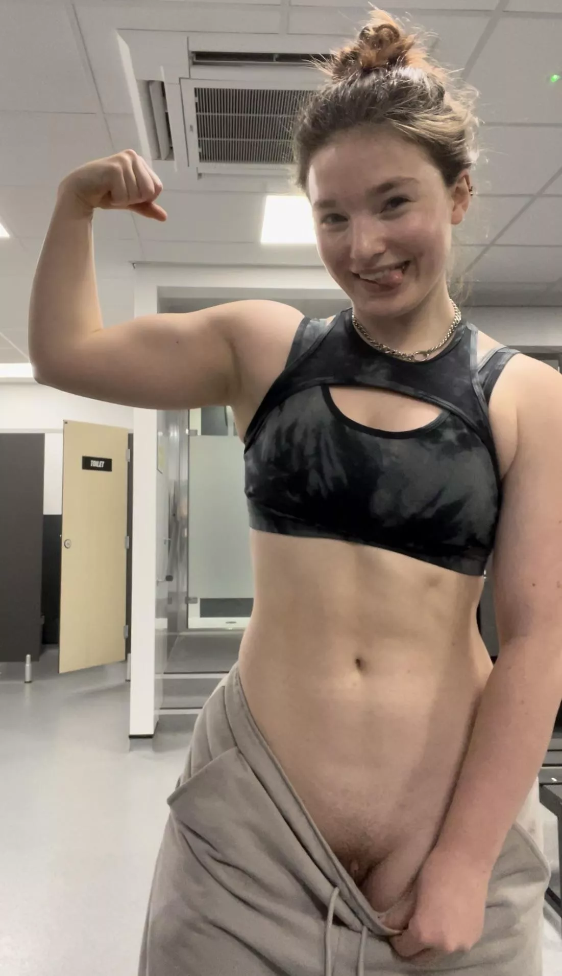 Need a gym partner?😏