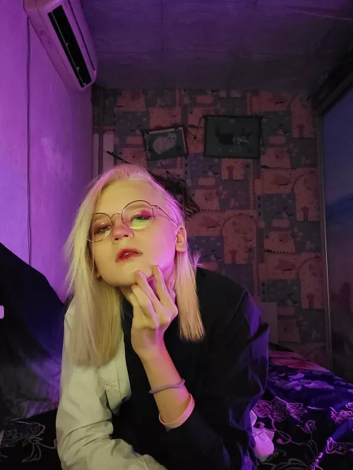 Okay, let's try to be popular..