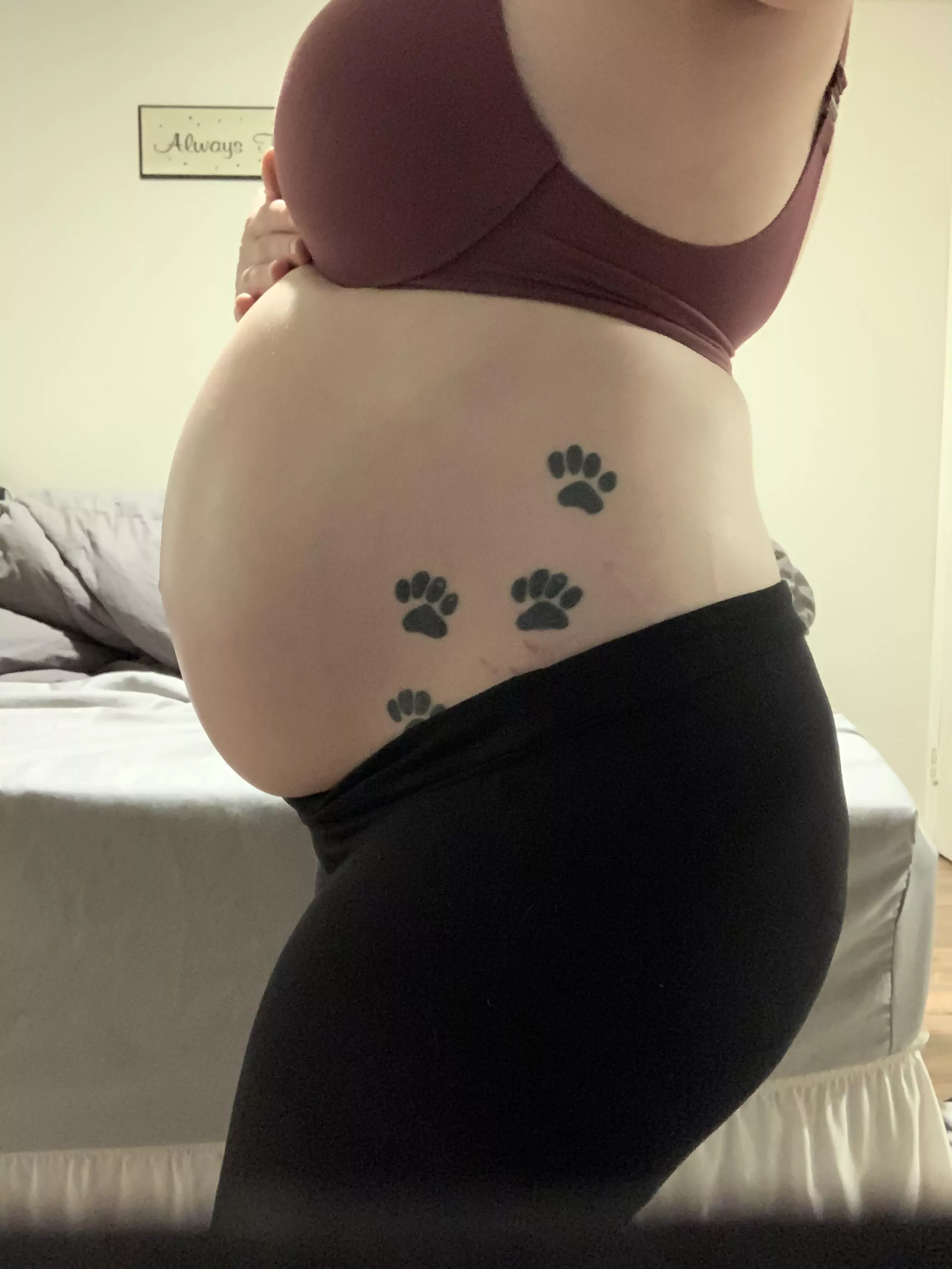 One of the last bump pics from first pregnancy. Can’t wait to be this big again 😍