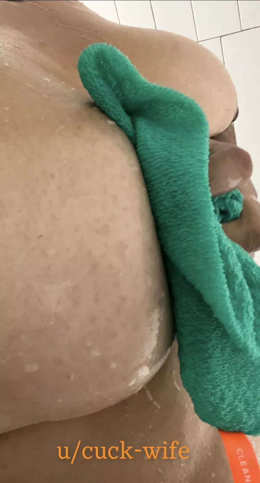 Playing in the shower 🧼🫧