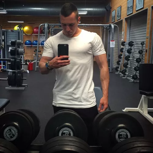 Recently single. 24 aus. Hit me up!