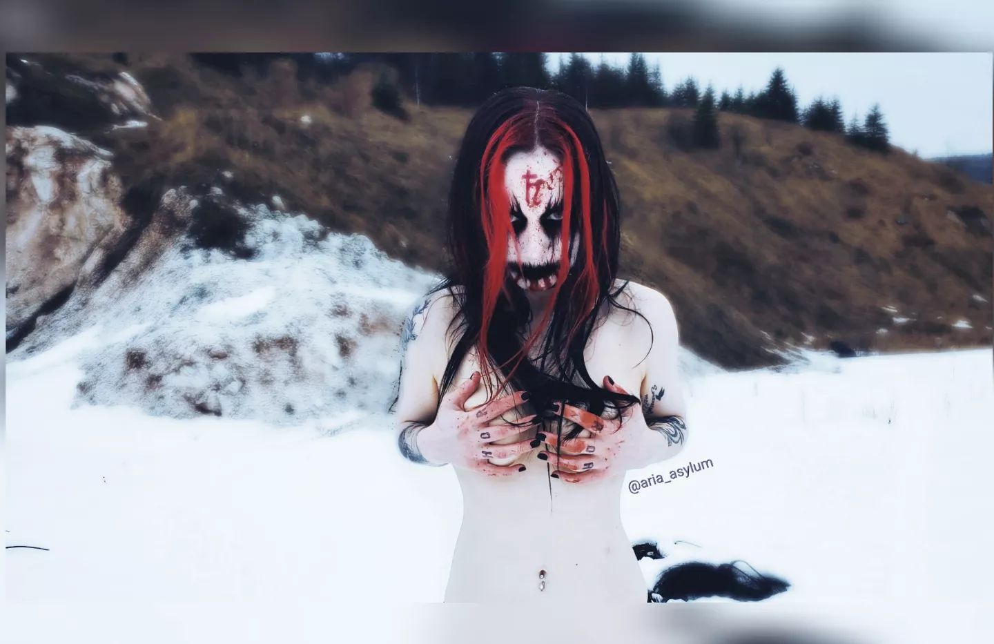 She thrives on fear & sex 😈🩸💋