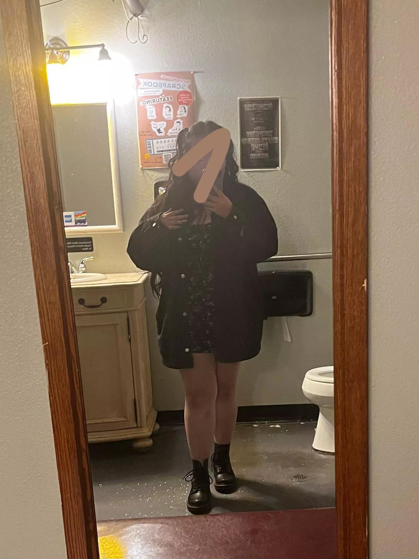 Short dress + big jacket = 😮‍💨