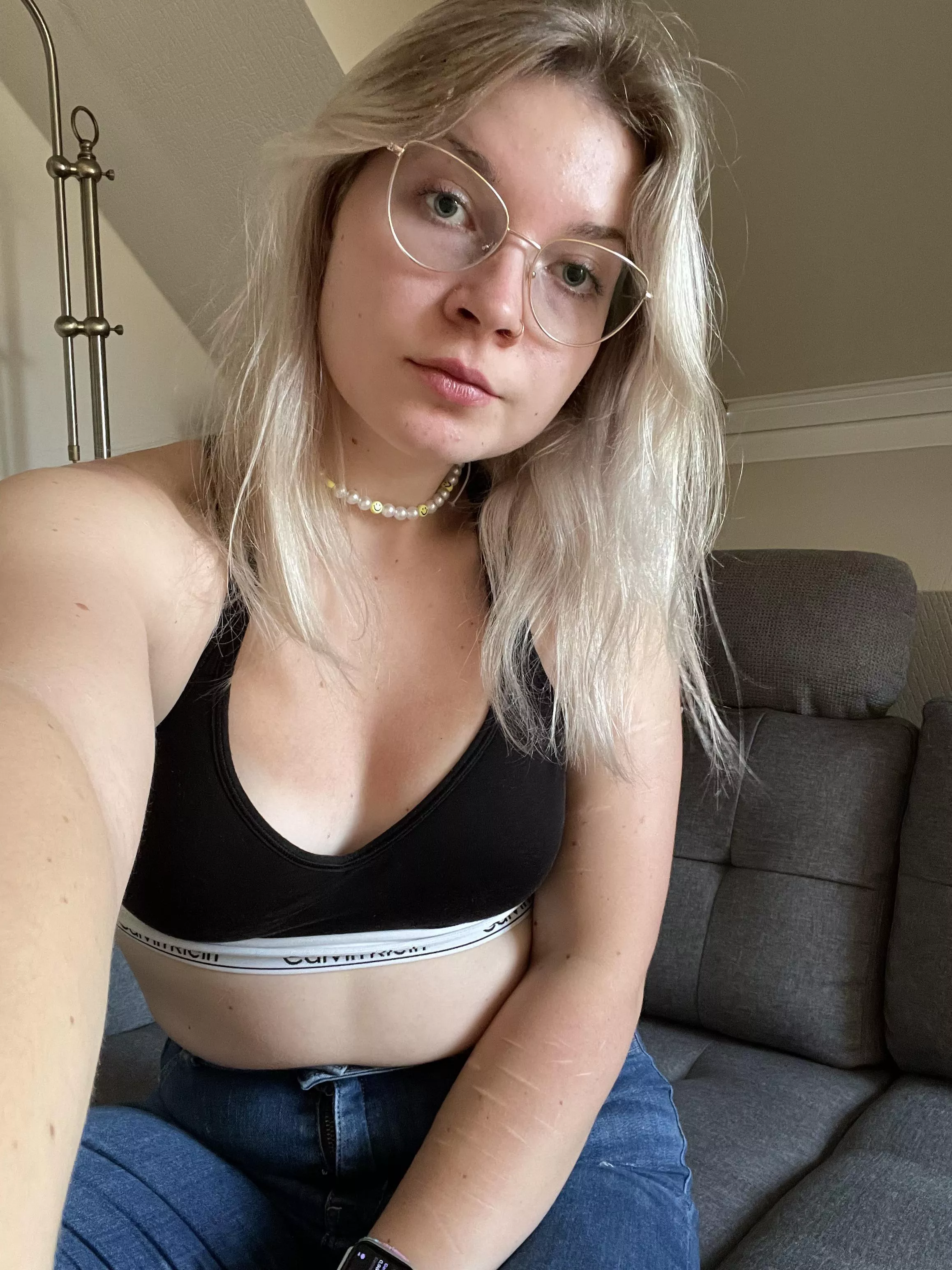 Showing off my body to random men gets me drippin wet 💦