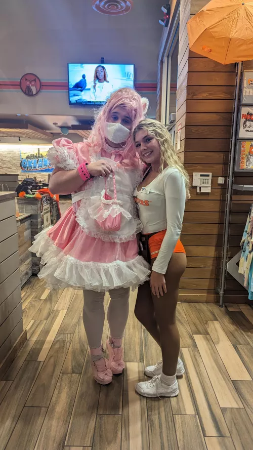 Sissies go to Hooters to entertain the girls