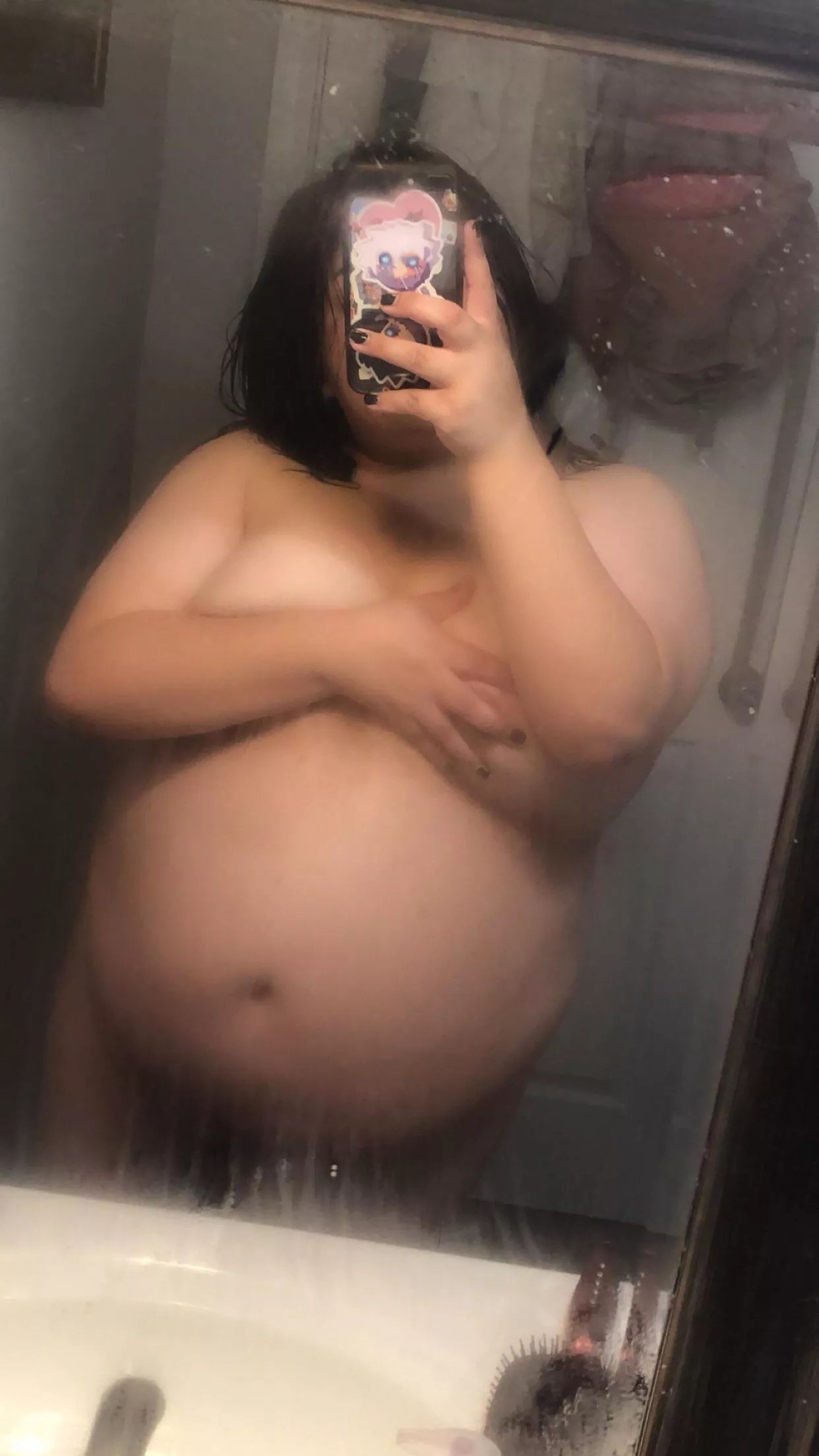 Squeaky clean after late night shower 🖤