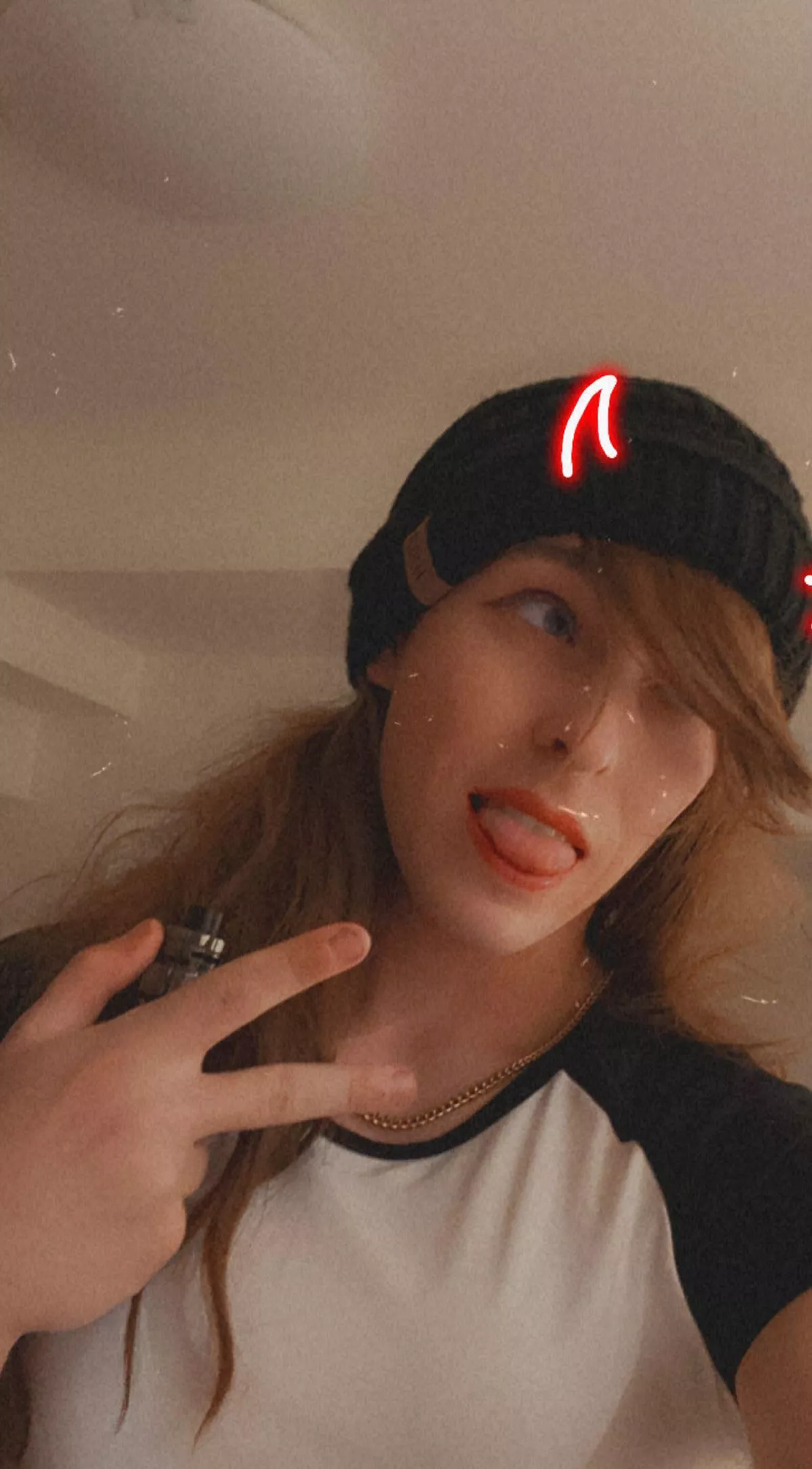 To the five people who see this, Hi 🥺👉👈