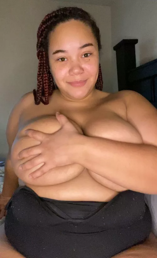 Who want to help me with the other boob