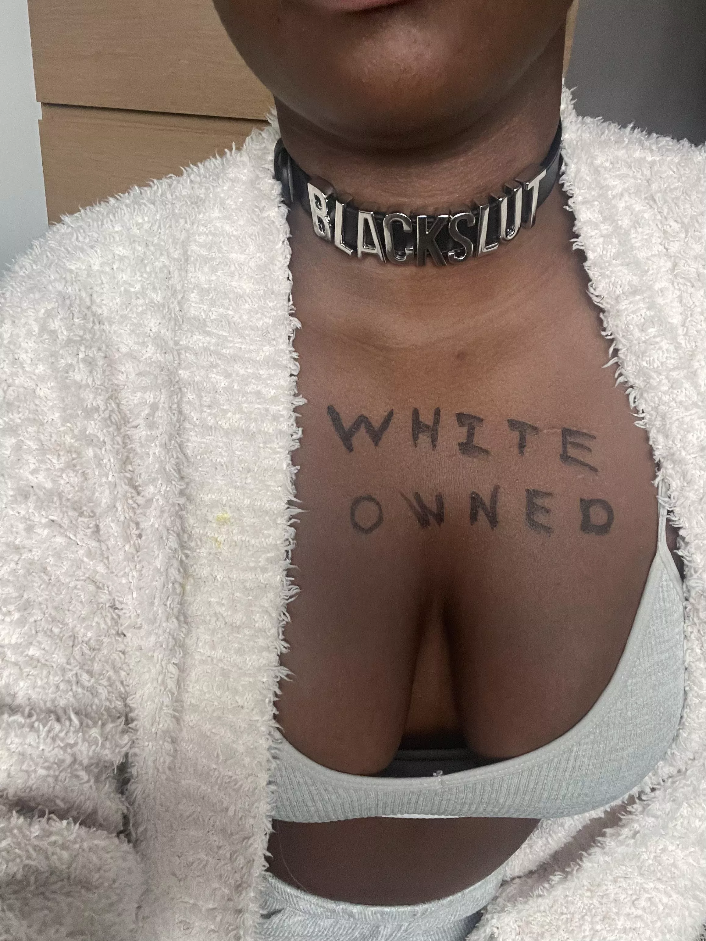 Who will have me as their black slut? 🙊