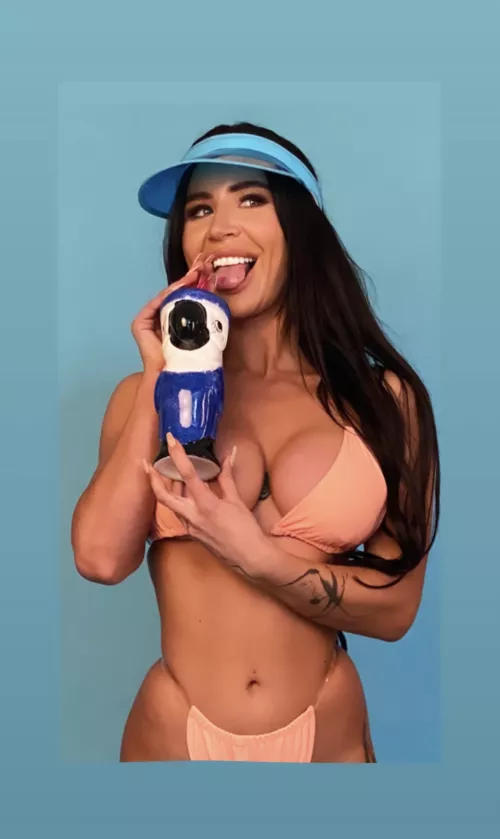 who would play with my tits 😊