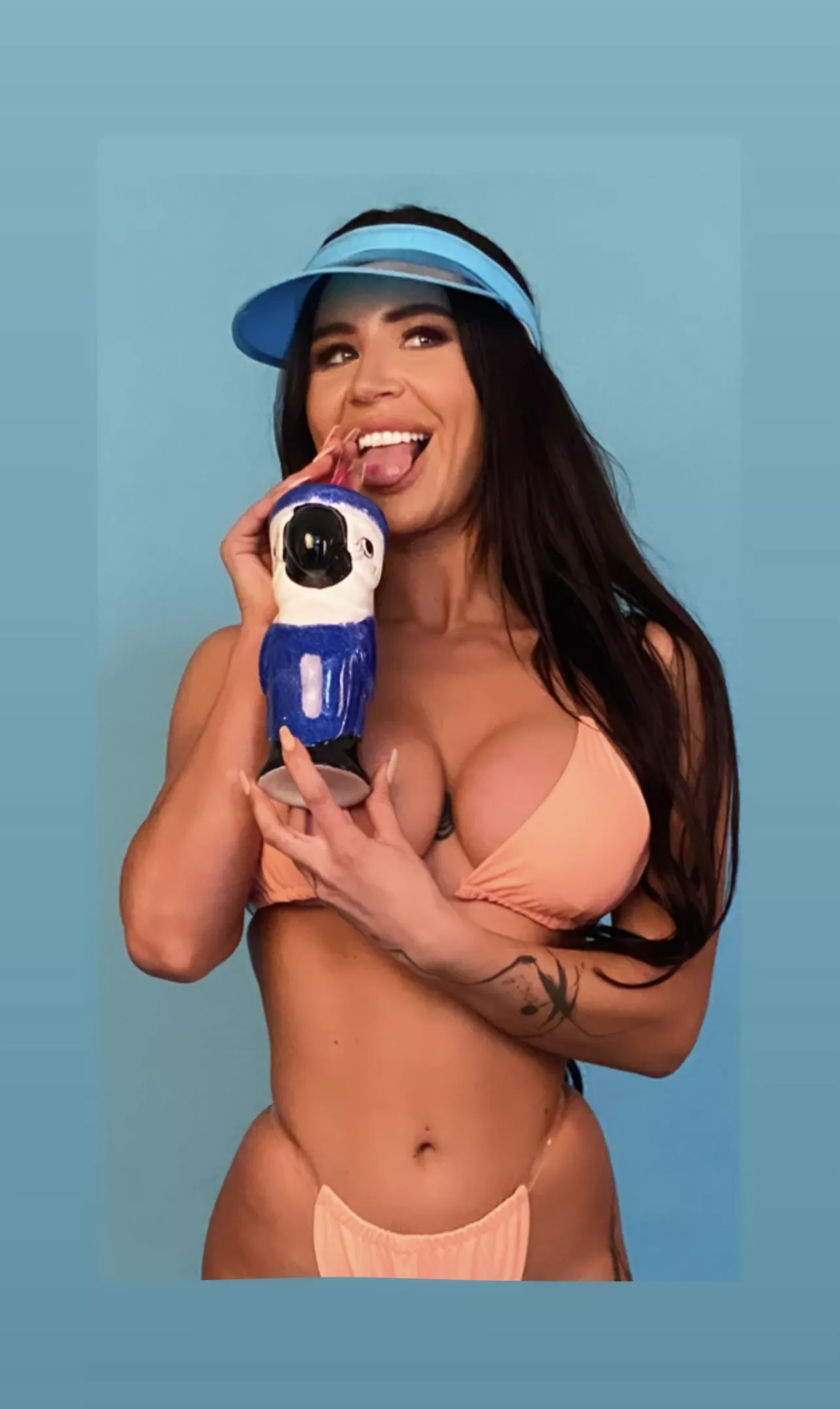 who would play with my tits 😊