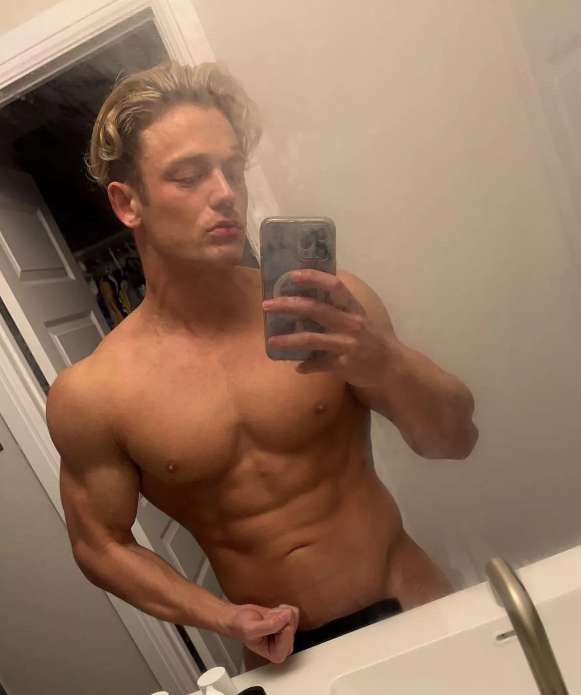 Wish I was still this shredded, but without feeling horrible every day lmao. 24 [M]