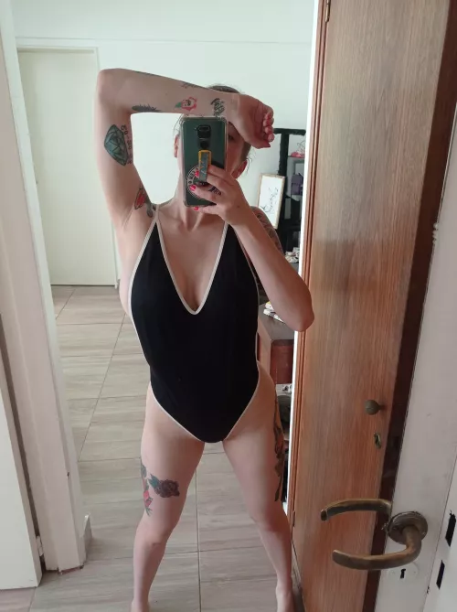 you should lick my armpit right now