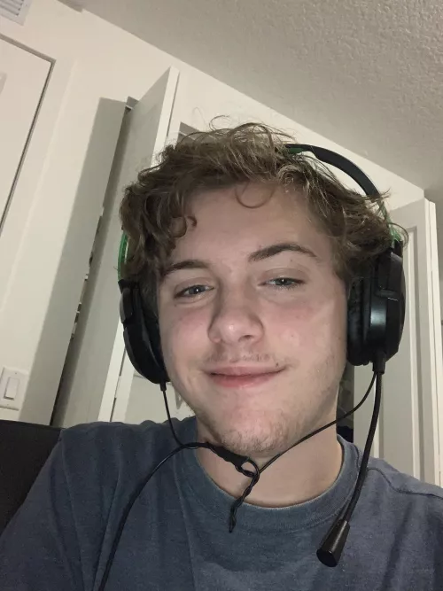 16M anyone play DBD?