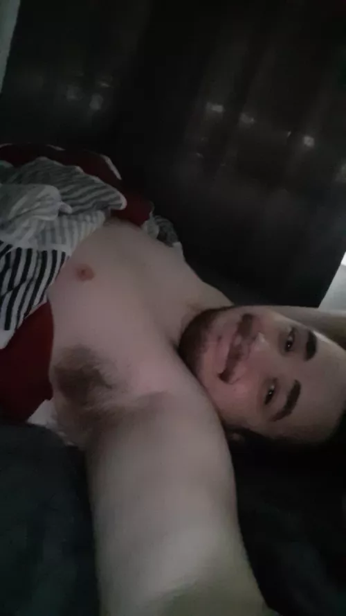 22 us. good morning hmu 4 more 21 plus only plz