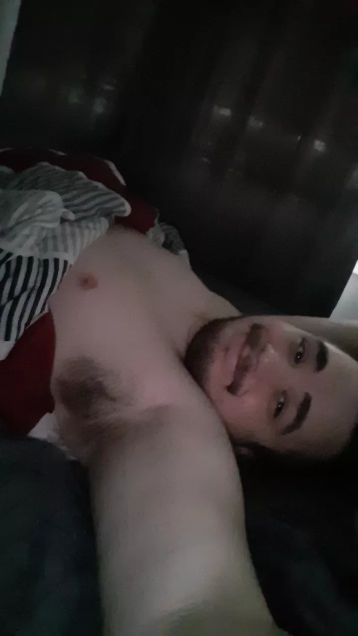 22 us. good morning hmu 4 more 21 plus only plz