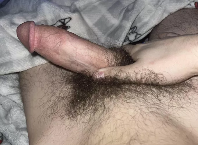 23 straight fit curious bro looking for other fit bros 18-24 who wanna bust a fat nut. Pm me