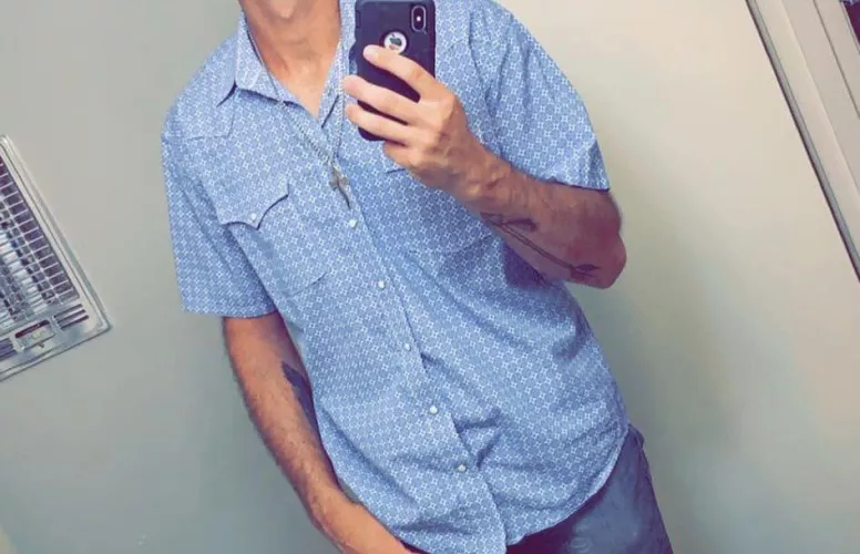 24 m. With a gf. At work want to bust a quickie. Snap is tylerr708