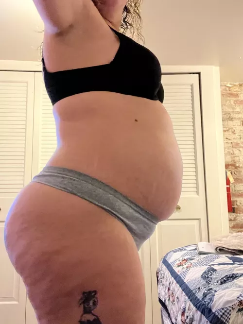 25 week twin baby belly