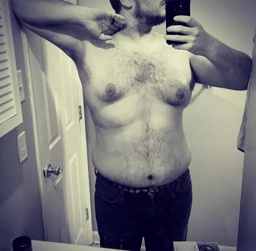 [37] Dadbod gamer vibes
