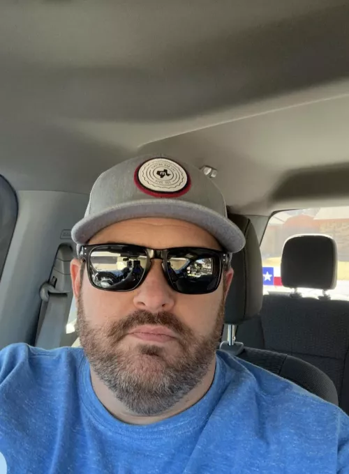 37- I know y’all want to touch this beard 😜. Have a happy Monday everyone.