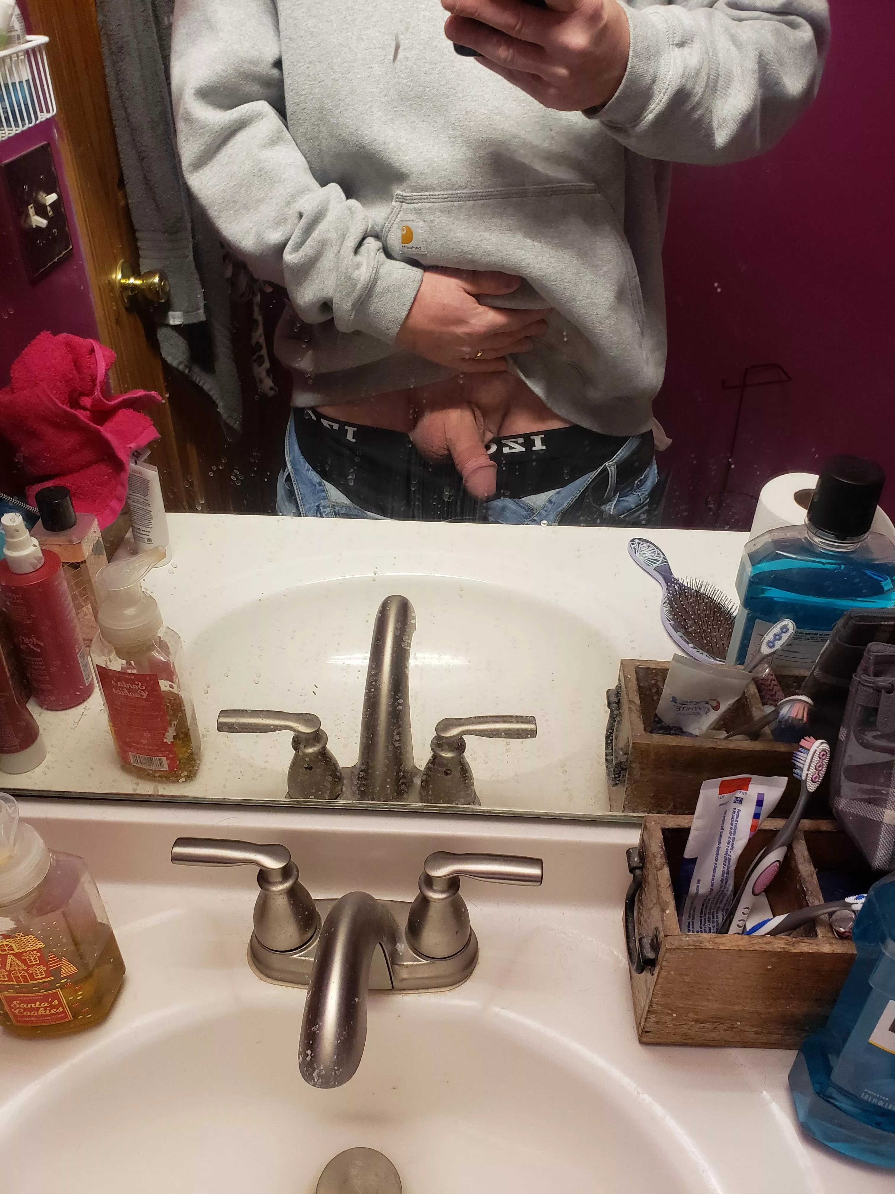 [40] daddys home!!! now if I could just find some way to wake him up...