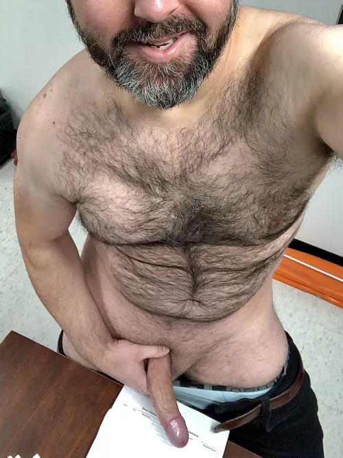 6’1, 210lbs, 8”, 100% Dad. (42)