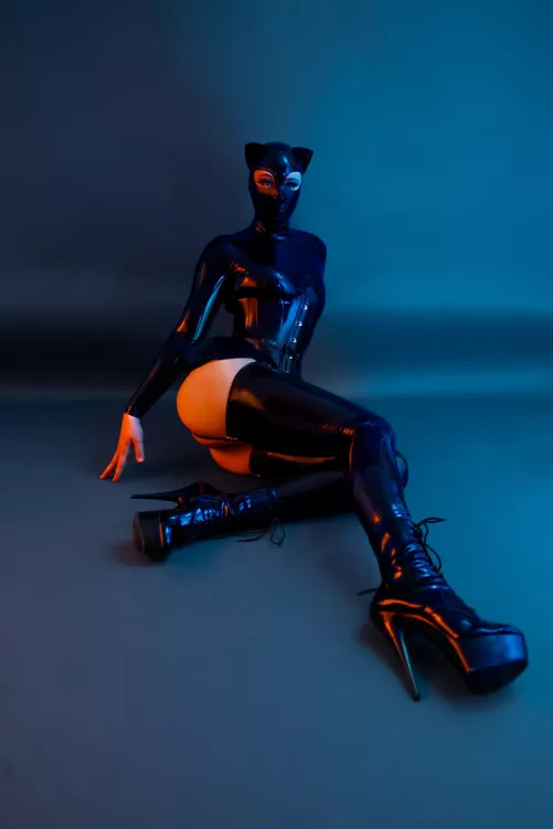 Almost head to toe in latex. Dreaming of a catsuit now!