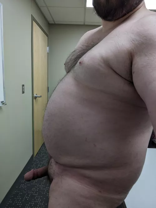 Another Monday, another naked office pic