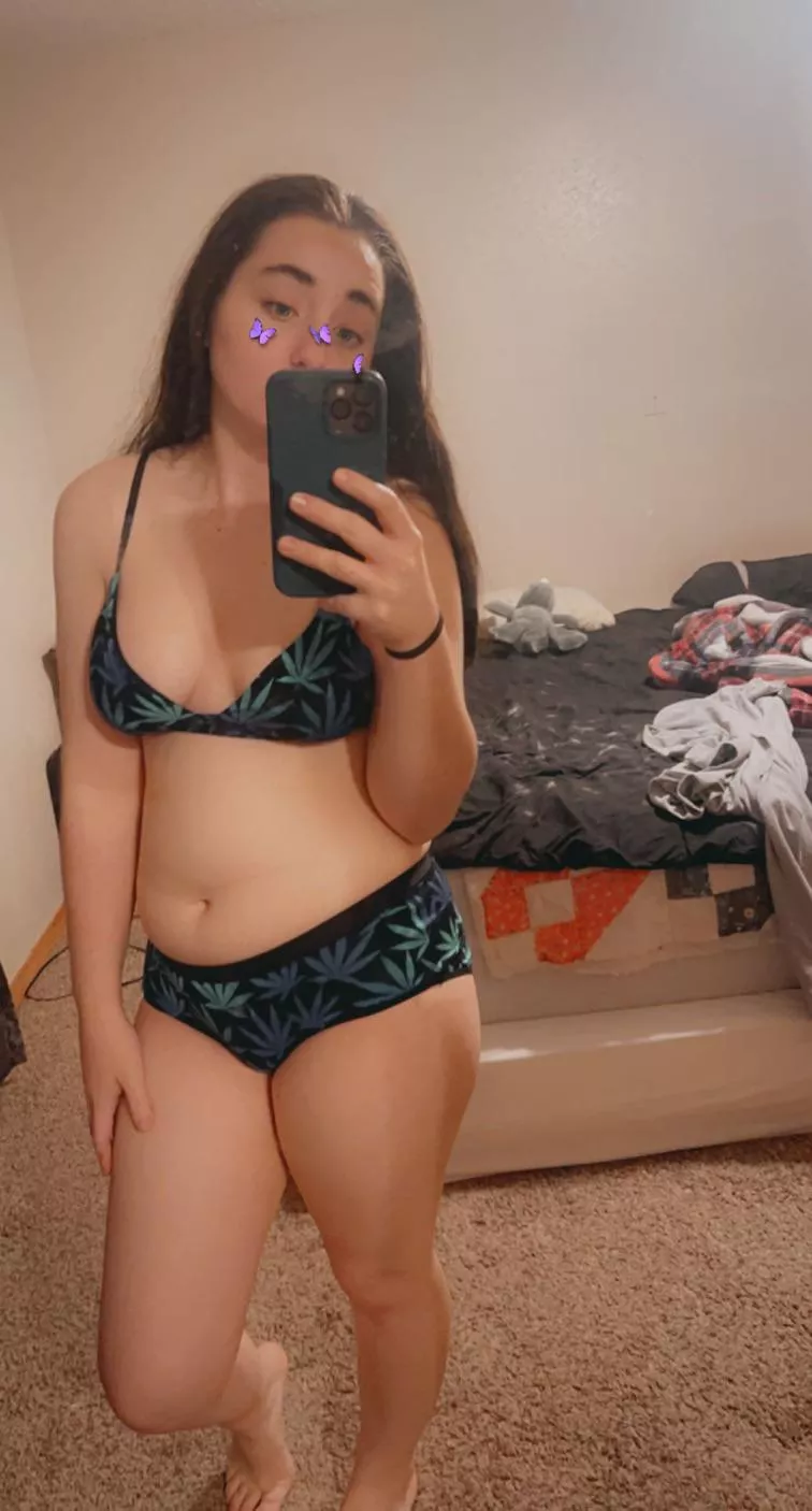Anyone wanna trade for my gf? (19)