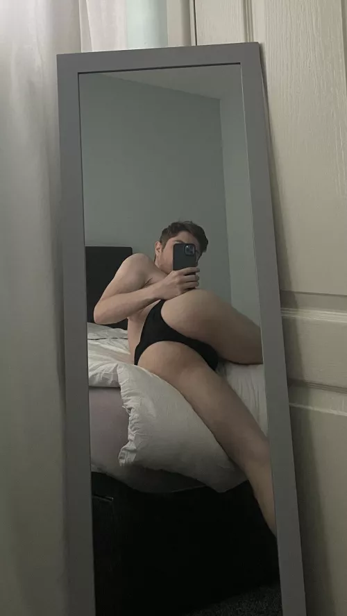 Anyone want desert? 🍑