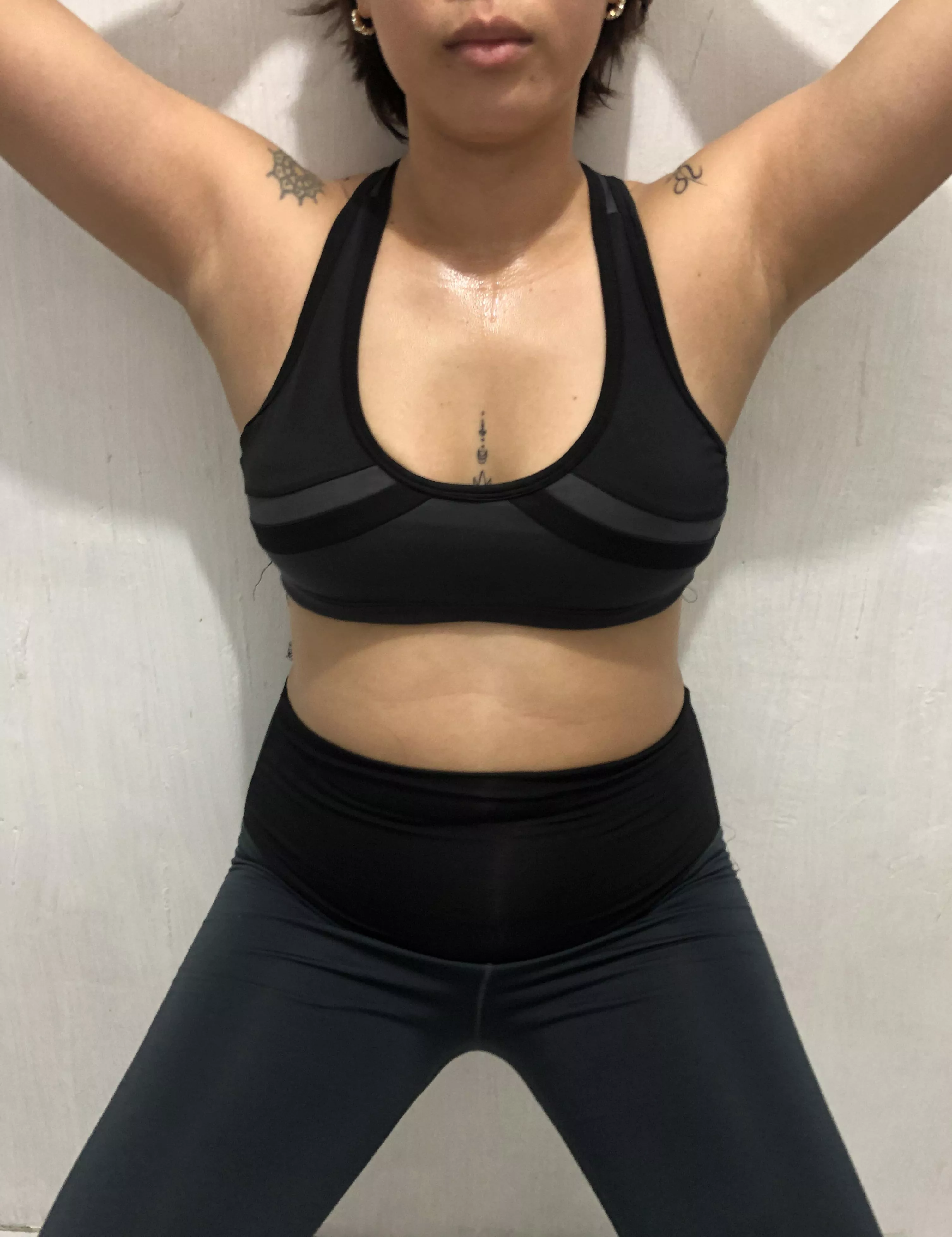 Asian MILF with Sweaty Pits anyone? 💦