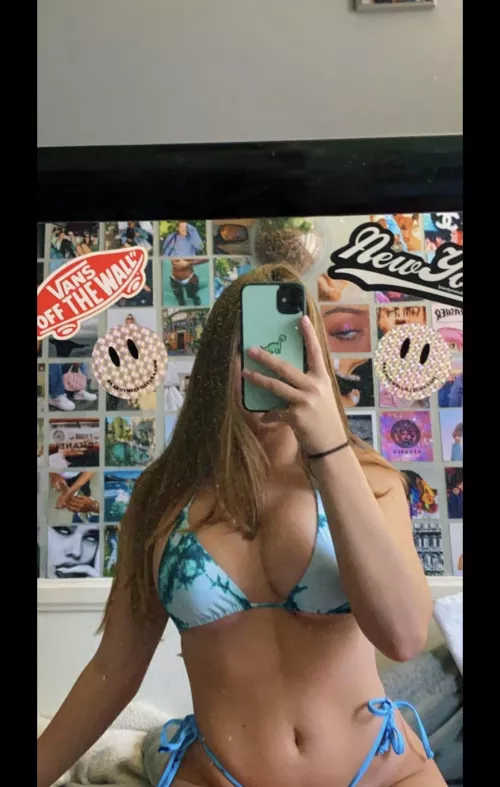Big tits in the mirror