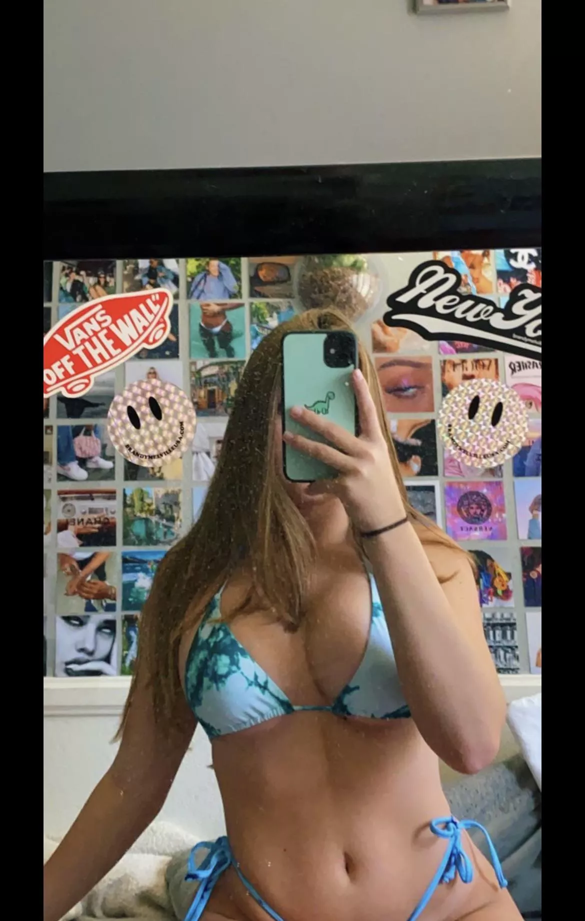 Big tits in the mirror
