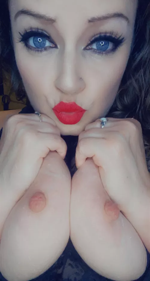 Bored as fuck… insert cock (f)